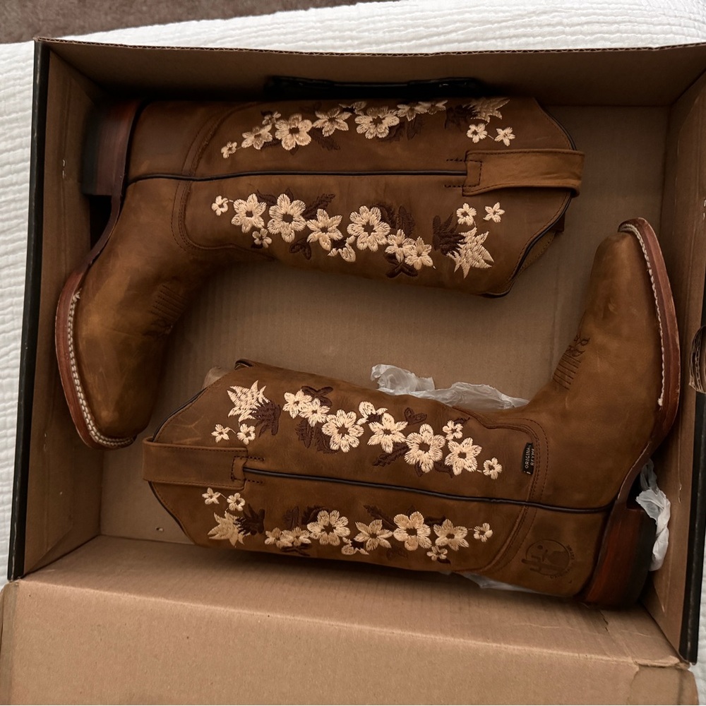COWBOY BOOTS FOR WOMAN